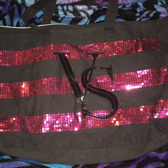 Victoria's Secret Handbags - ☯️4/$20 Victoria’s Secret Sequence Tote Bag